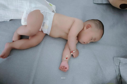 南漳几个月宝宝开始长牙 南漳几个月宝宝开始长牙